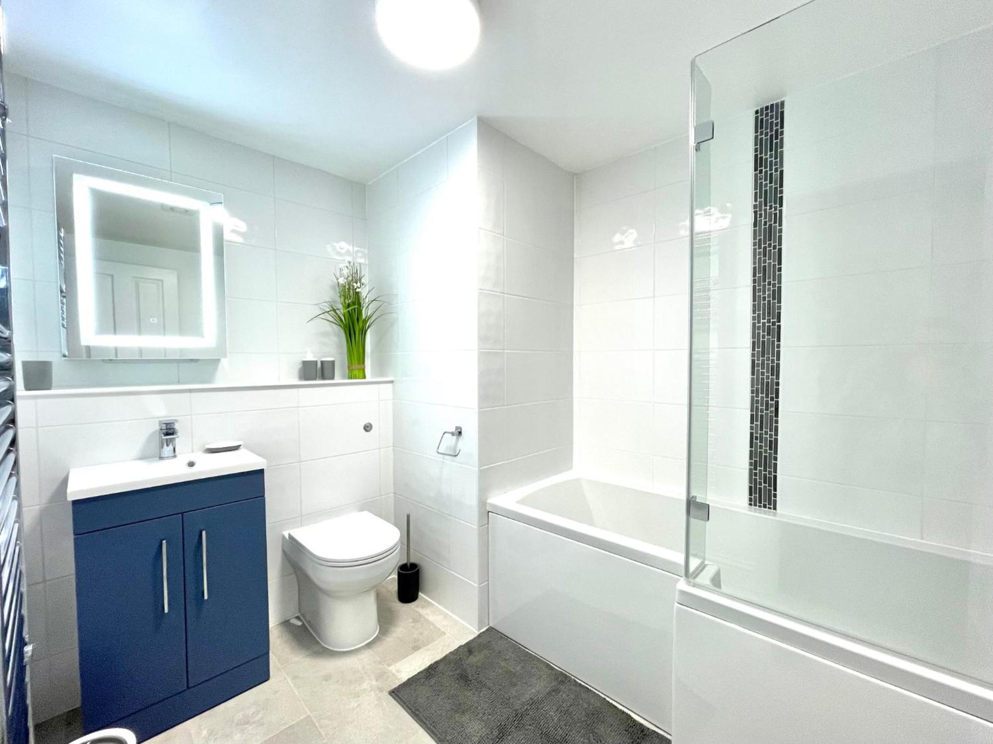 2 Bedroom Apartments Stopoverz Bristol Exterior foto